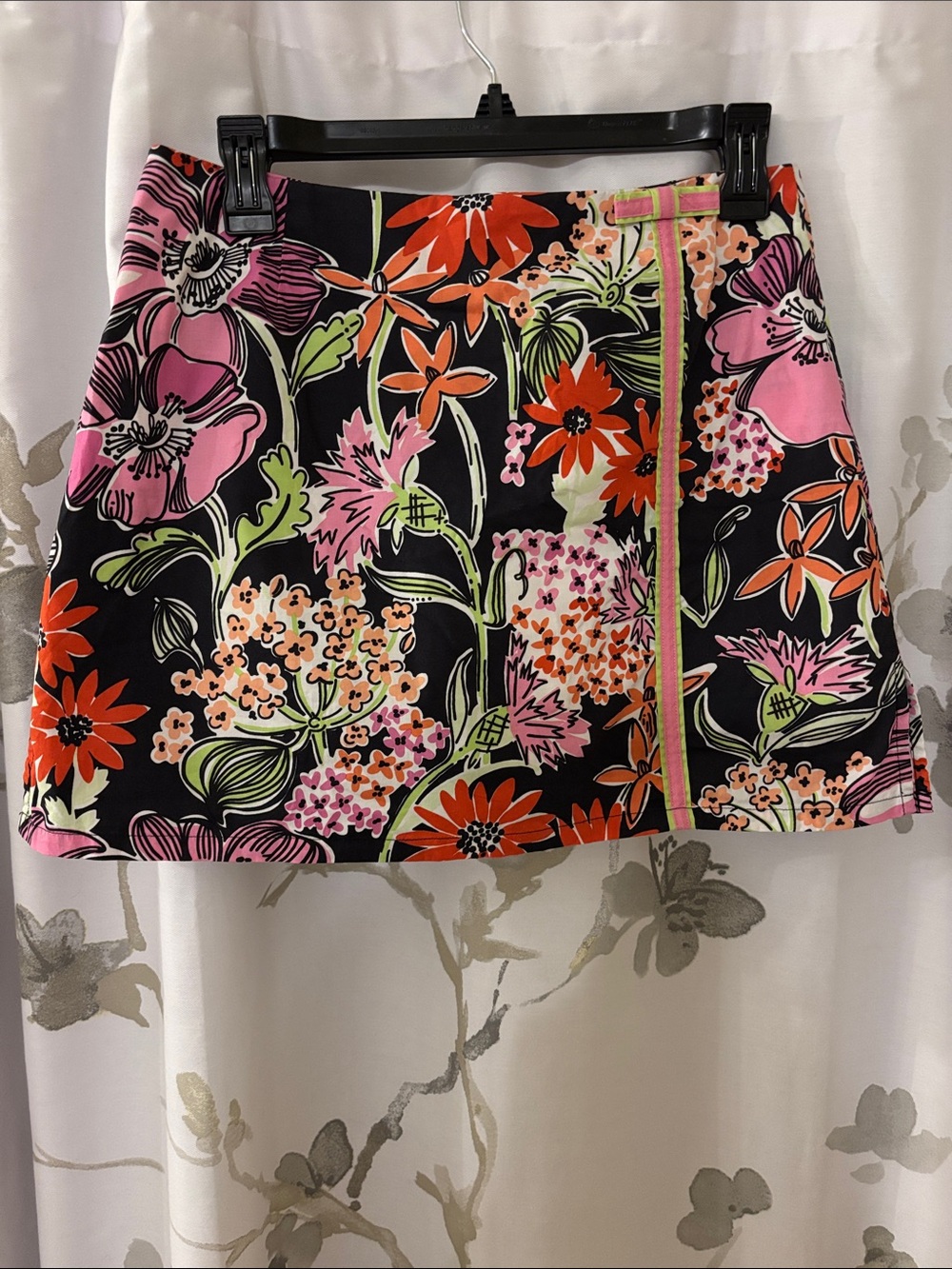 Lilly Pulitzer floral skort in excellent condition! Sz 4